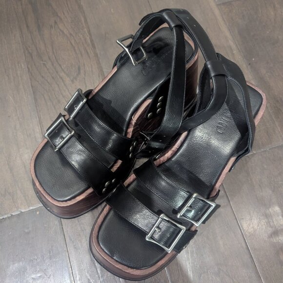 Summer Moves Platform Wedges - Picture 3 of 7